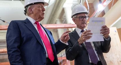 El presidente de EEUU, Donald Trump, junto al presidente de la FED, Jerome Powell.