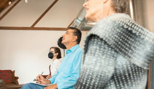 Te dieron un rol de liderazgo, pero nadie te enseñó a liderar