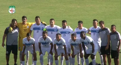 Marset, con la número 23, forma junto al plantel de Los Leones FC El Torno, equipo que creó en Bolivia