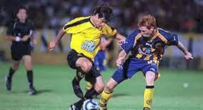 Antonio Pacheco en su vuelta a Peñarol y en el primer partido de Diego Aguirre en el club, ante Rosario Central en enero de 2003