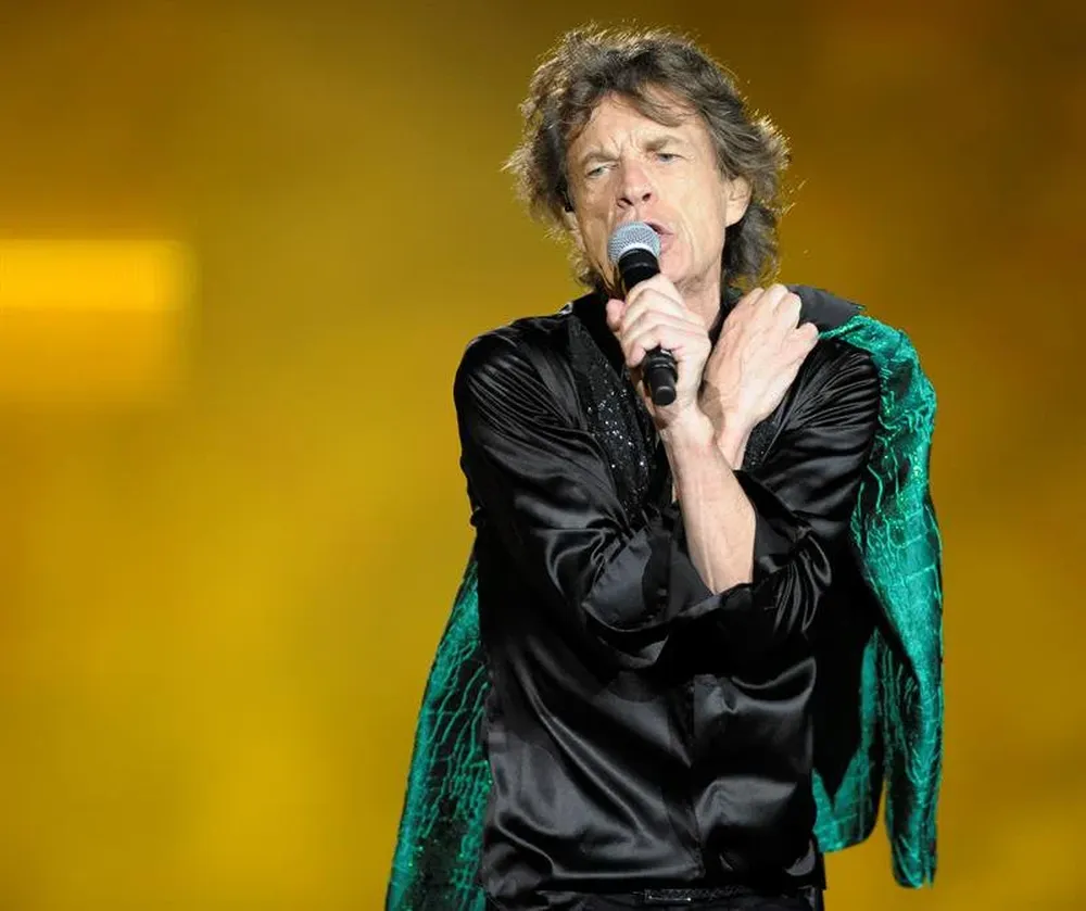 Jagger y compañía dieron el gusto a los fans que votaron por escuchar Street fighting man