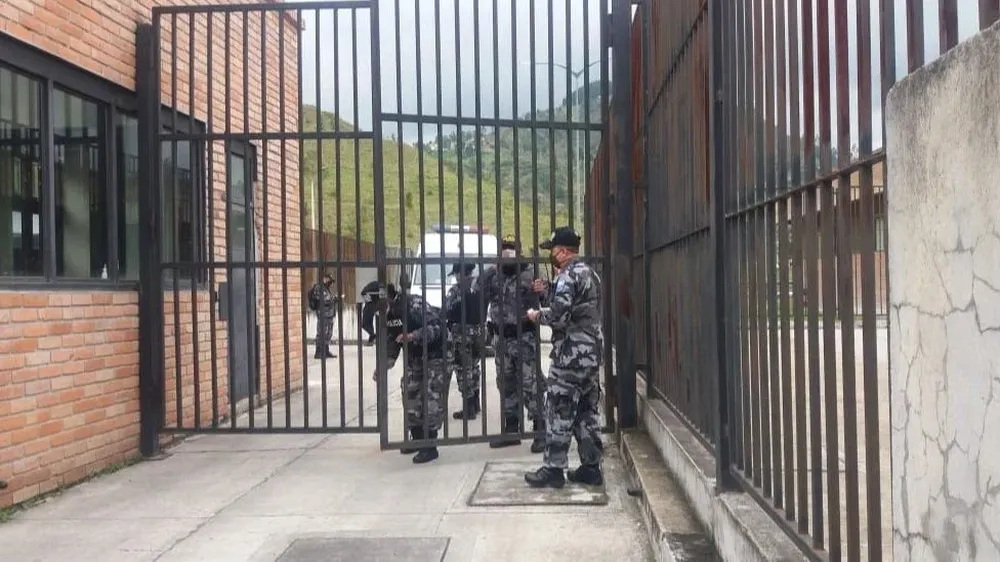 La policía de Ecuador informó que intentará retomar el control en los sitios afectados