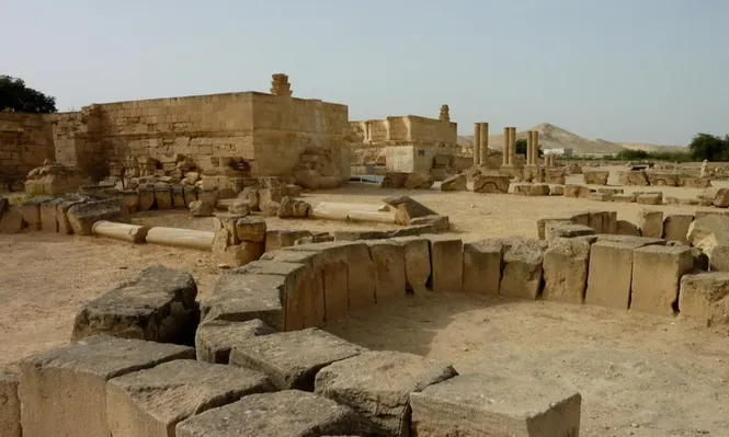 Según la Biblia, cerca de 1400 a.C., Jericó fue la primera ciudad atacada por los israelitas tras cruzar el río Jordán y entrar en Canaán.