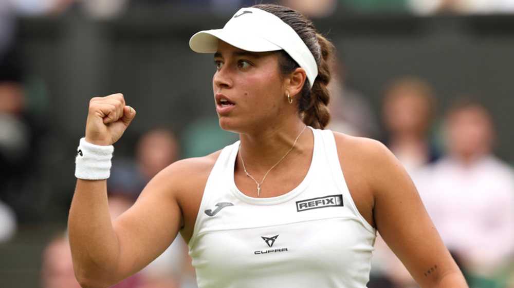 Roland Garros 2025: Jessica Bouzas pasó por encima a la número 9 del mundo y avanza a la segunda ronda.