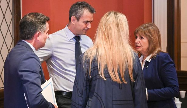 Patricia Bullrich deja de lado las giras por puntos turísticos y se concentra en la reforma laboral