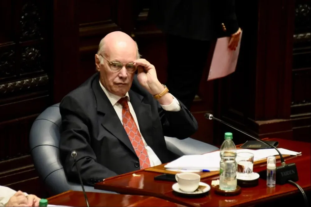 Enrique Rubio en su despedida del Senado