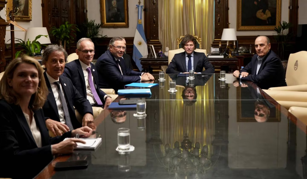 Javier Milei junto al CEO de TotalEnergies, Patrick Pouyann. Foto: Prensa Gobierno