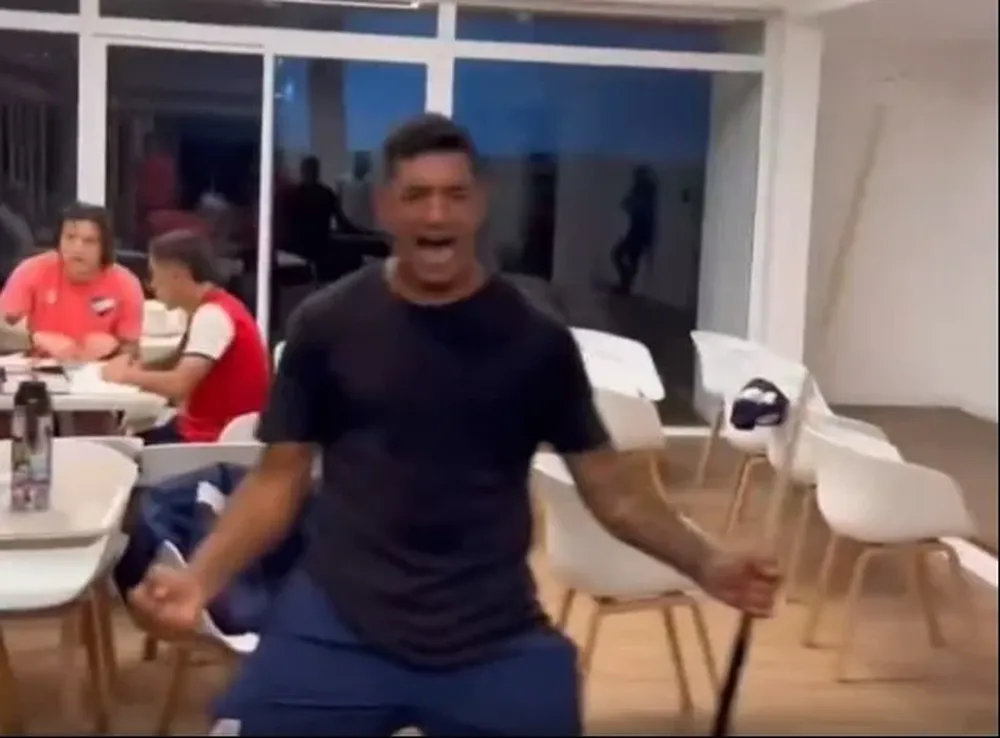 El festejo de Diego Polenta en el pool