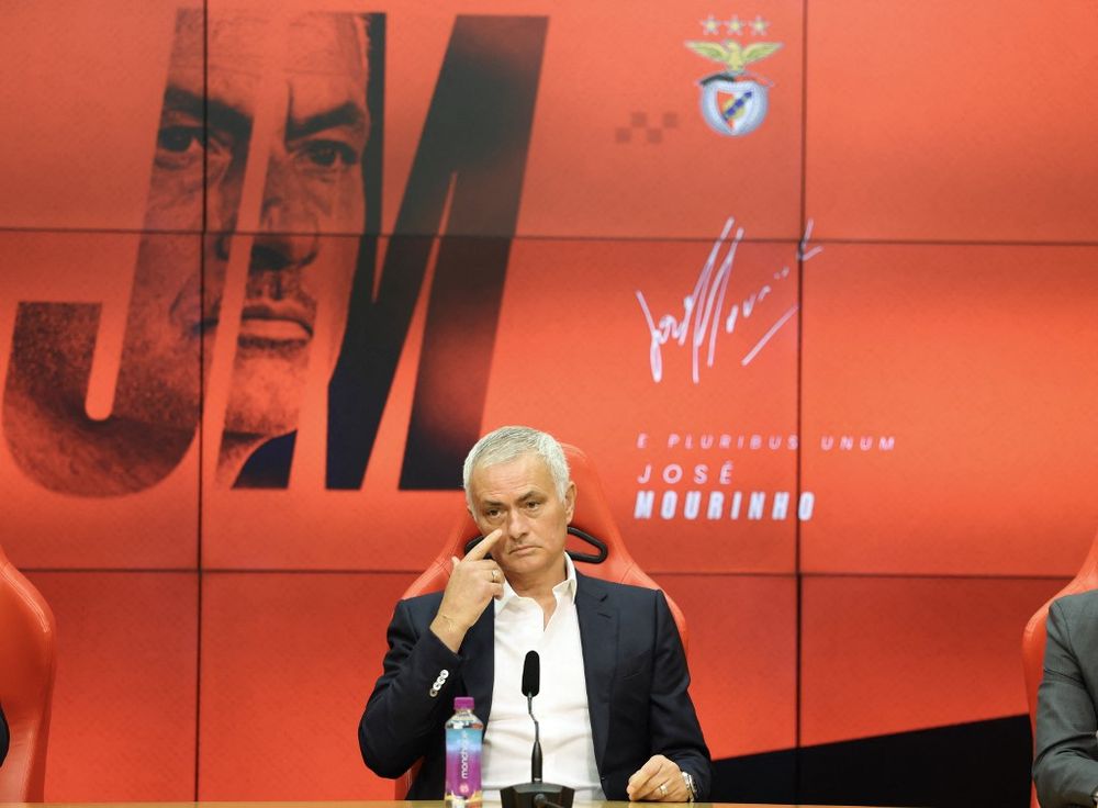 Mourinho presentado en Benfica Mourinho presentado en Benfica