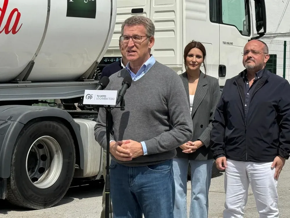 El líder del PP, Alberto Núñez Feijóo, en Tortosa (Tarragona).