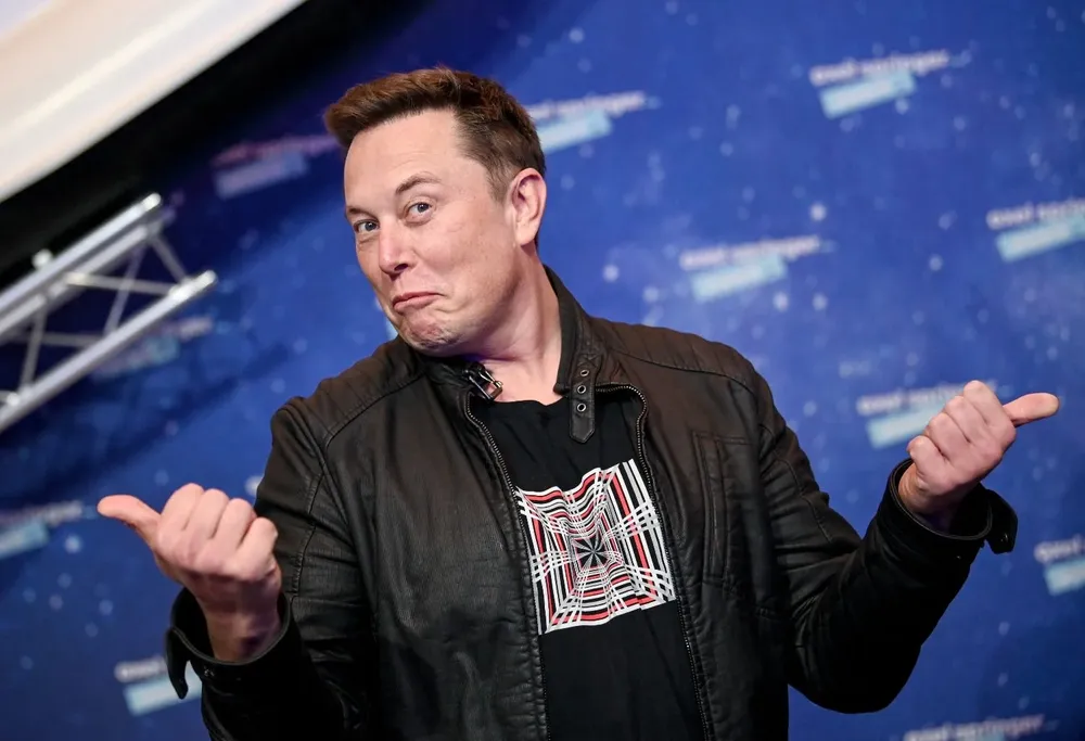 Elon Musk, el hombre más rico del mundo, fue el CEO con el peor salario de 2021.