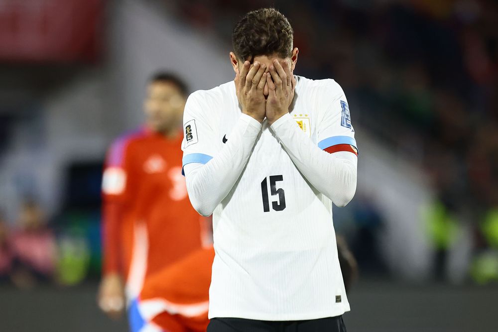 Federico Valverde de Uruguay reacciona este martes, en un partido por las Eliminatorias a la Copa Mundial 2026 entre Chile y Uruguay