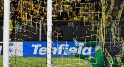 Lentinelly tras el golazo de Leo Fernández en Peñarol vs Liverpool