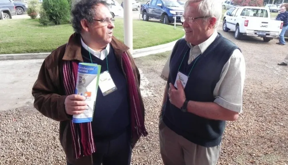 Rodolfo Rivero y Colin Mackintosh, durante las Jornadas Uruguayas de Buiatría realizadas en Paysandú