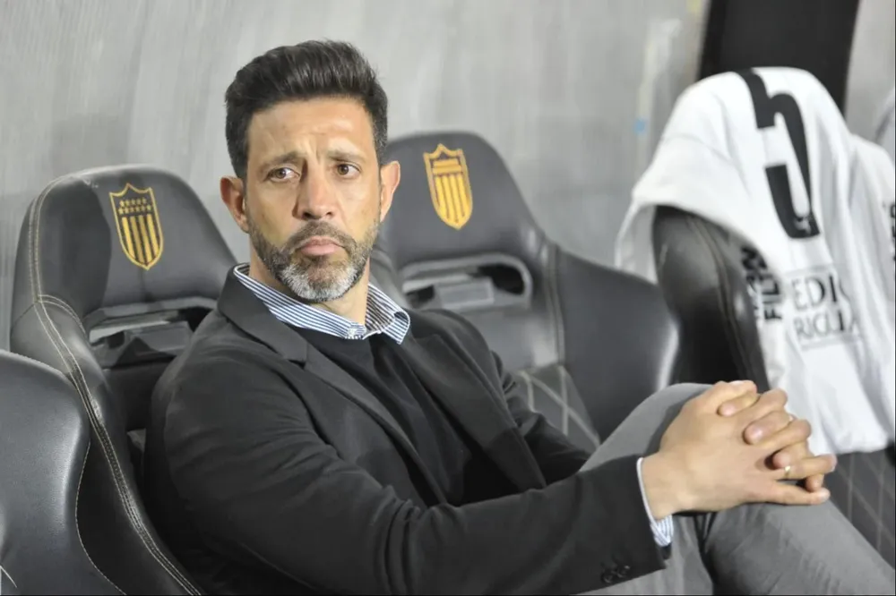 Jorge Bava vuelve a dirigir este lunes