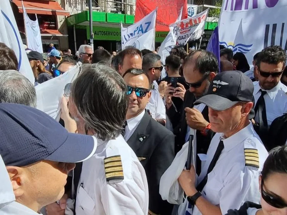 Aerolíneas Argentinas y los gremios de pilotos llegaron a un acuerdo salarial.