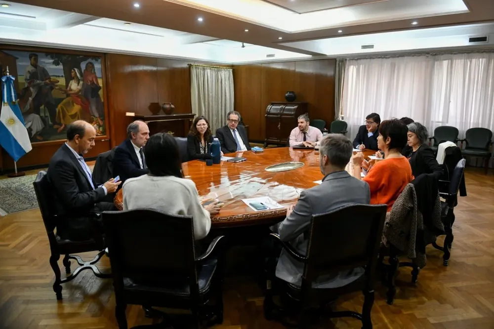 Reunión de gabinete económico en Argentina.