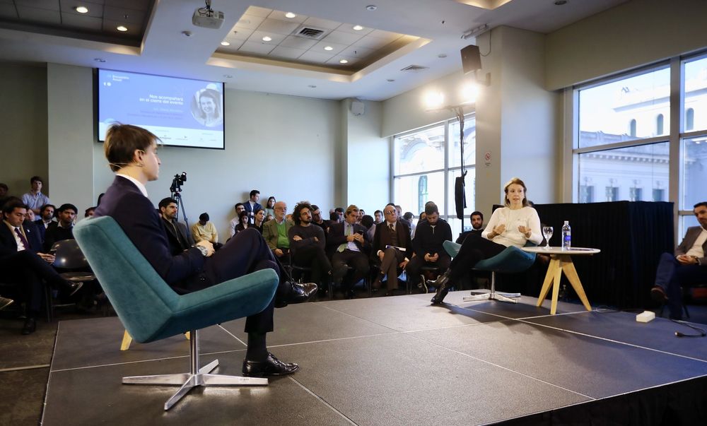 La canciller Diana Mondino cerró el encuentro del J6 en un mano a mano con Joaquín Vallejo, presidente joven de la CAC Joven.