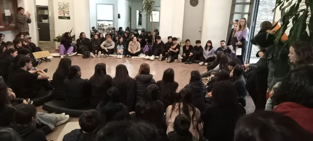 Manifestación silenciosa en el liceo de Maldonado
