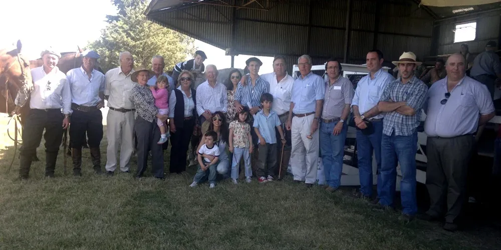 Integrantes de las cabañas con los rematadores