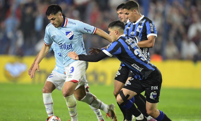 Maximiliano Gómez, Francisco Bregante y Enzo Castillo