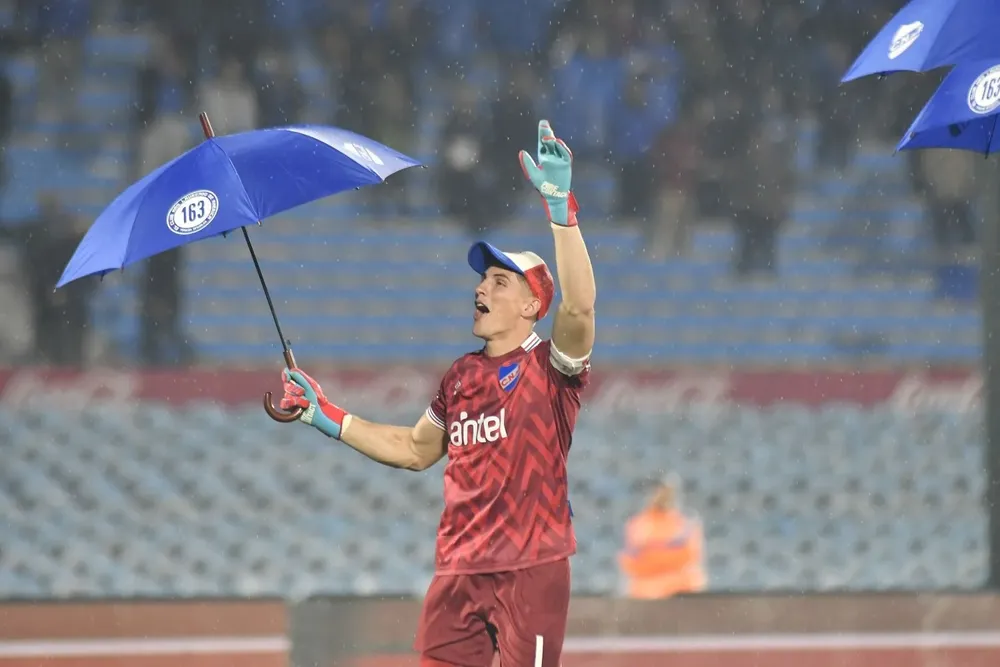 Sergio Rochet, festejo de campeón, golero invencible