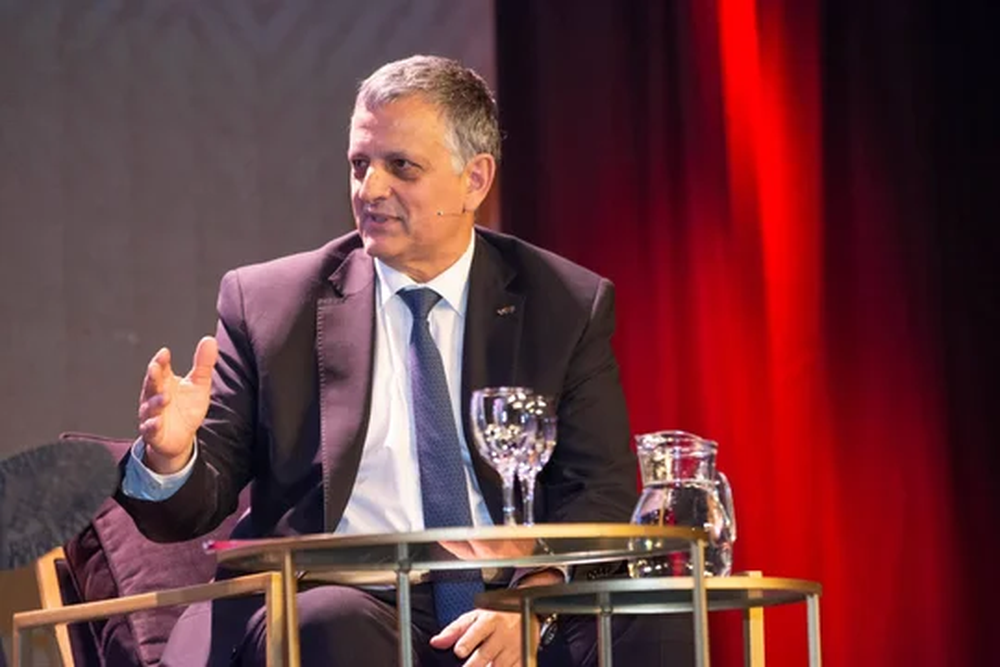 Horacio Marín despliega ante accionistas la hoja de ruta de YPF para los próximos cinco años.