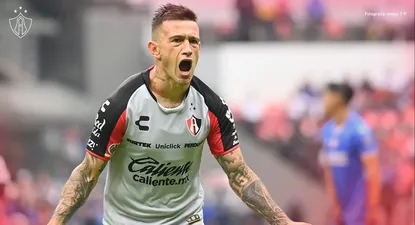 Brian Lozano festeja su golazo para Atlas ante Cruz Azul