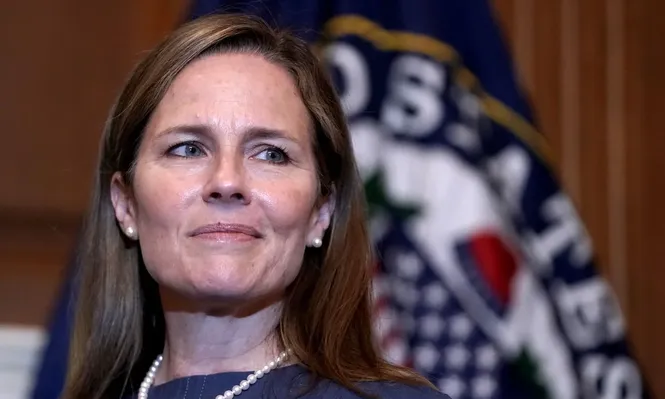 Católica, antiaborto y conservadora: así es la jueza que Trump quiere para suceder a RBG