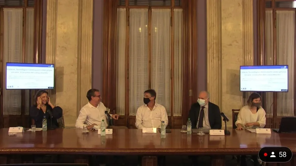 Carina Novarese, Fernando Filgueira, Nicolás Jodal, Ricardo Pascale y Madalena Cárdenas