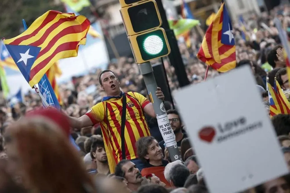 Independentistas catalanes protestaron en Barcelona.