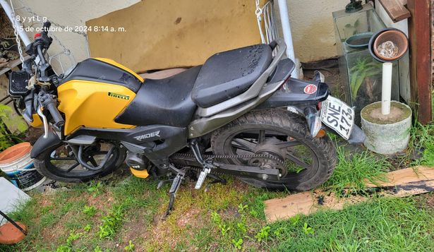 Encontraron vehículos robados en predio de pollería de Casabó