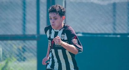 Apolonio empezó el partido como suplente y entró a los 85 minutos del partido con la camiseta número 25.