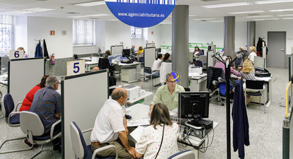 Gobierno y sindicatos pactan elevar más del 11% el salario de los funcionarios públicos hasta 2028