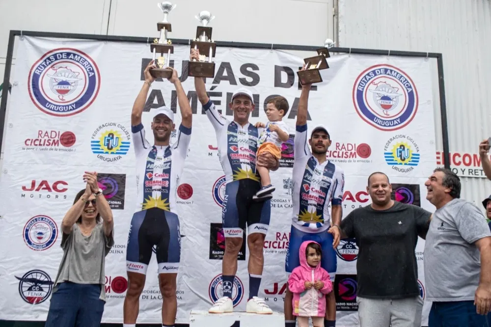 El Club Ciclista Cerro Largo acaparó el podio de la etapa de Rutas de América