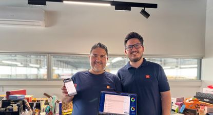 El uruguayo que empezó con una imprenta en su garaje de Ciudad de la Costa y ahora ofrece soluciones para gráficas en más de 20 mercados