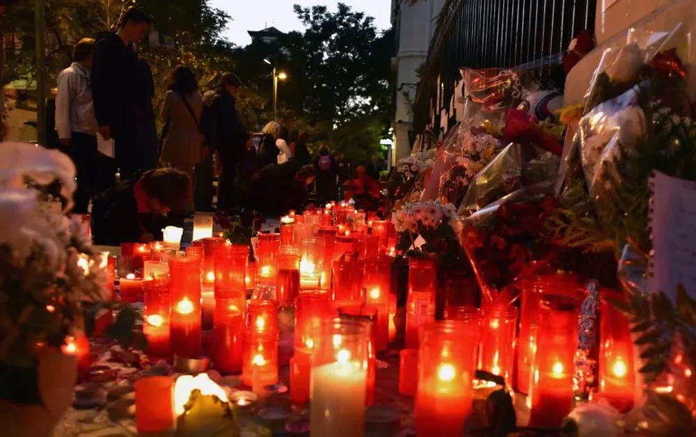 Los atentados en París perpetrados por el EI generó un shock en la sociedad francesa