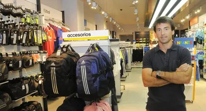 Adidas cambia de estrategia y abre su tienda más grande