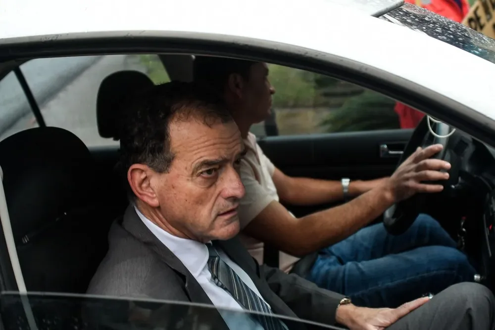 Manini Ríos llegando a la reunión de líderes para la reforma de la seguridad social