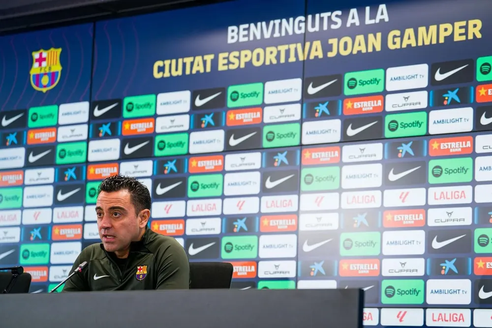 Xavi en rueda de prensa.