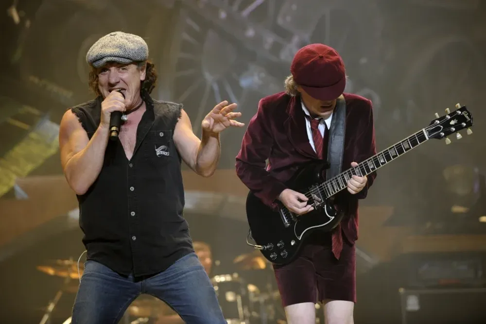 La voz estridente de Brian Johnson y los riffs explosivos de Angus Young estarán disponibles en iTunes