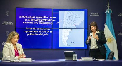 La ministra estuvo acompañada por la Secretaria de Seguridad, Alejandra Monteoliva, quien tiene a su cargo el Sistema Nacional de Información Criminal (SNIC).