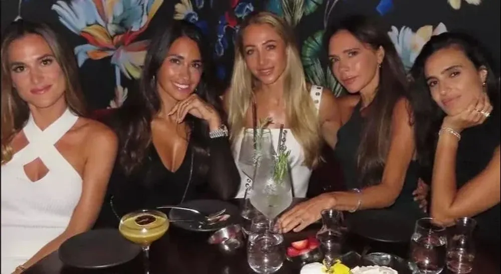 La salida de chicas de Antonela Roccuzzo y Victoria Beckham