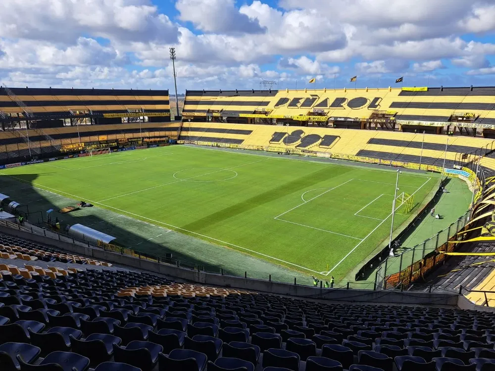 La AUF emitió un comunicado por los atrasos en los ingresos del público en Peñarol-Defensor Sporting de este domingo