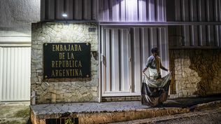 Exclusivo: así es por dentro la embajada argentina en Caracas, asediada por el régimen de Maduro