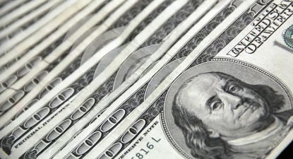 El dólar se acerca a $ 45 en Uruguay y sigue fuerte en el mundo tras últimas señales de la Fed en EEUU