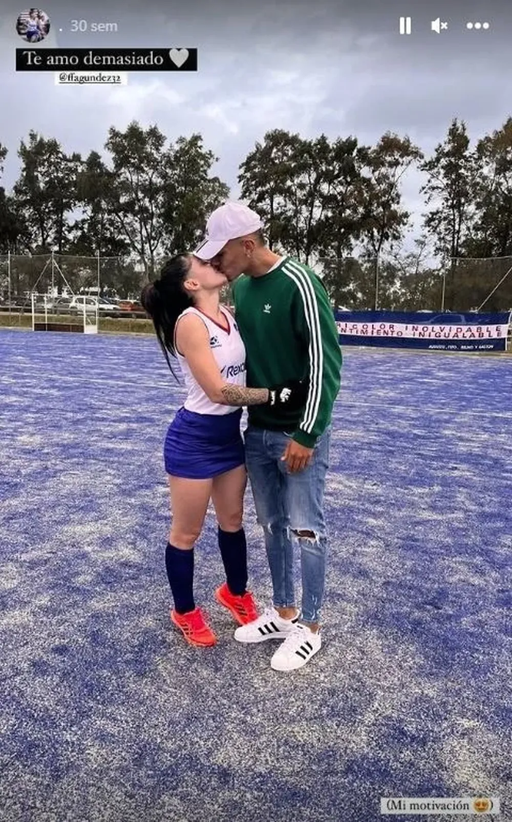 Franco y Camila en el hockey de Nacional