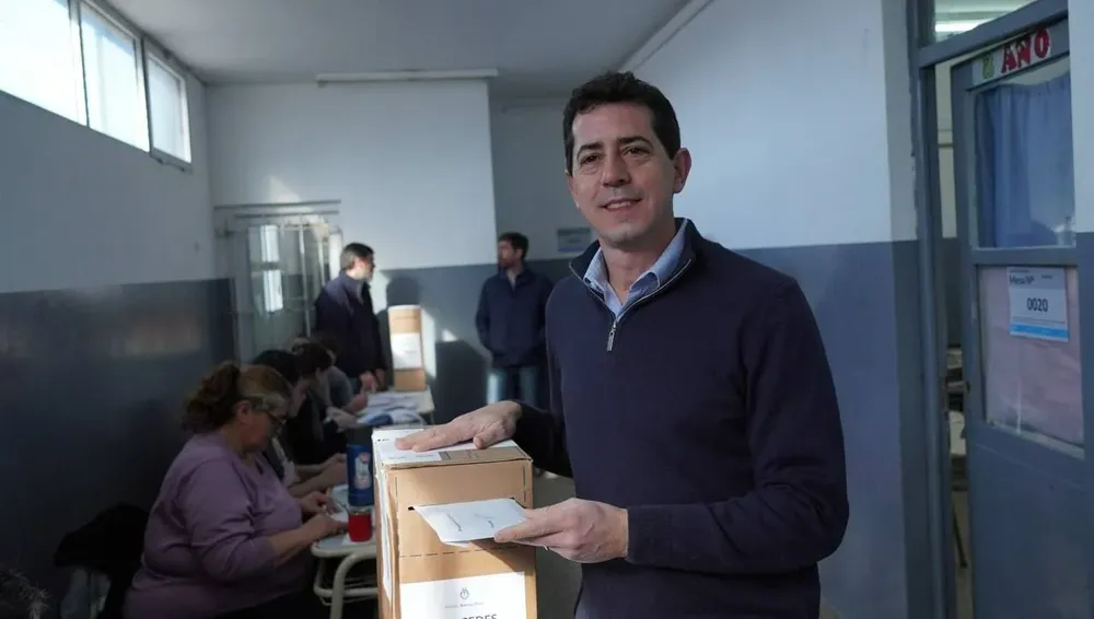 Votó Wado de Pedro: Las sociedades que siguen intentando mejorar, son las que participan