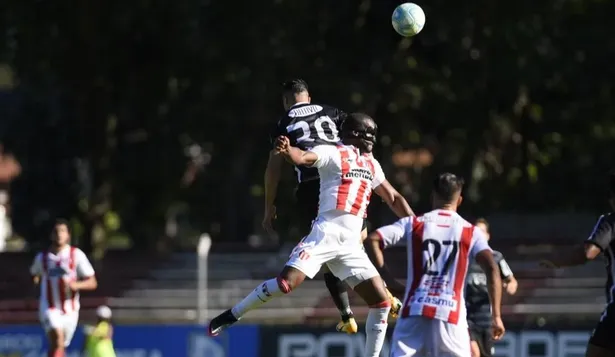 Maicol Cabrera salta con Ricair Rodríguez, el enmascarado