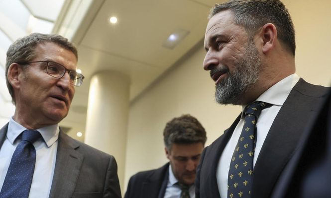 Abascal culpa a Feijóo por la ruptura de los gobiernos comunitarios que Vox abandona por el reparto de menas